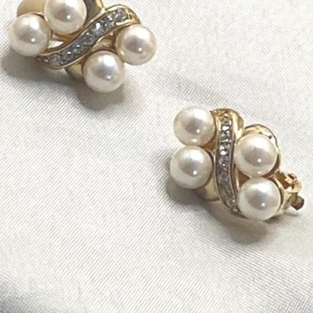 Vintage Faux Pearl Rhinestone Clip On Earrings Gold Tone Bridal Glam